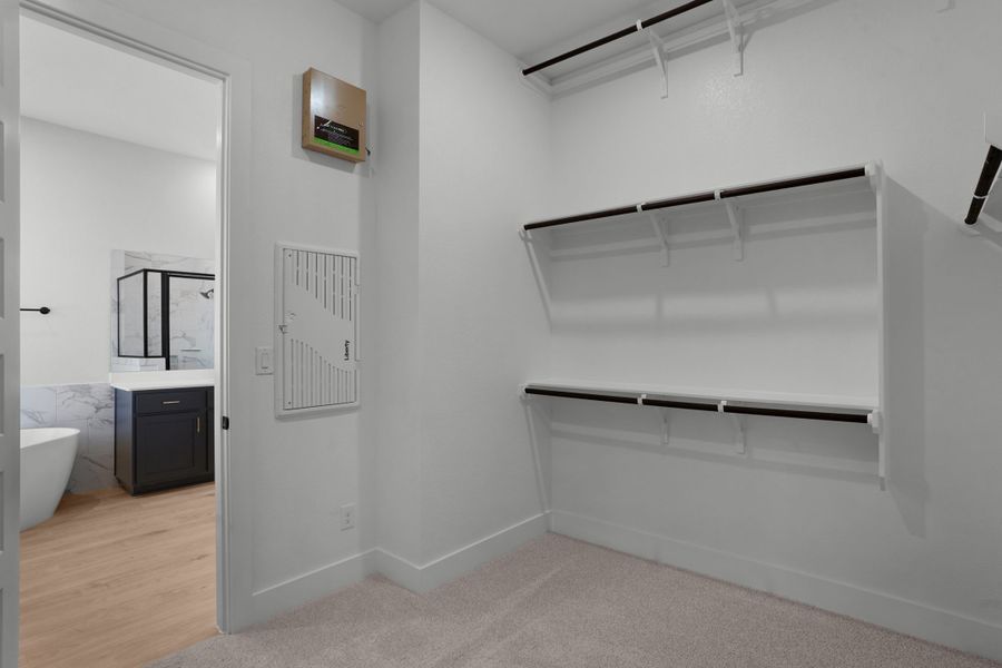 Image 92 of a home in Broken Oak.