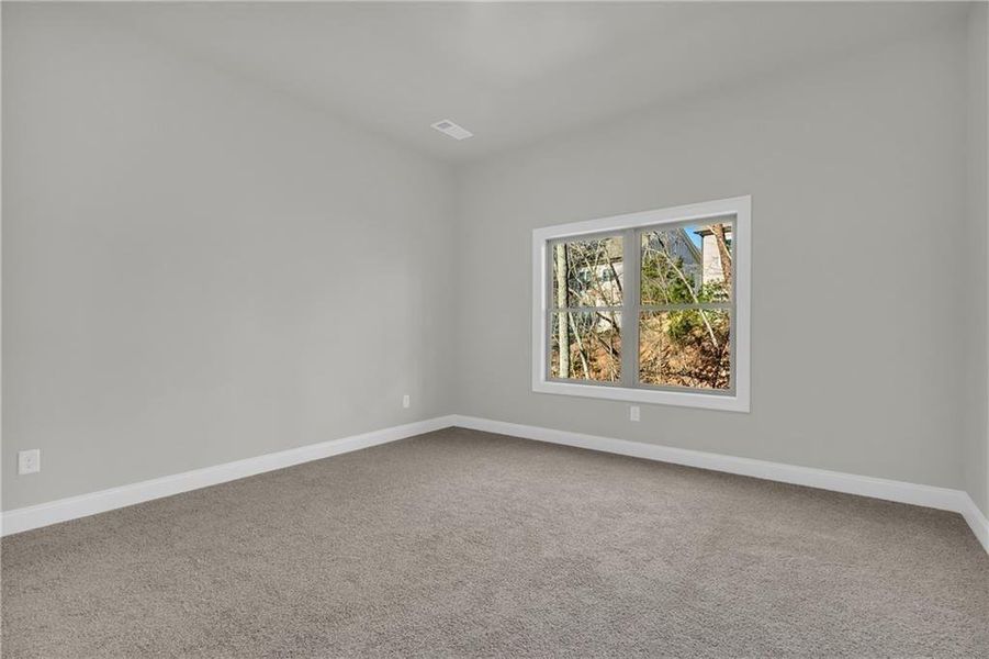 Spacious, unfurnished interior of a new home in , Gainesville (Image 40).