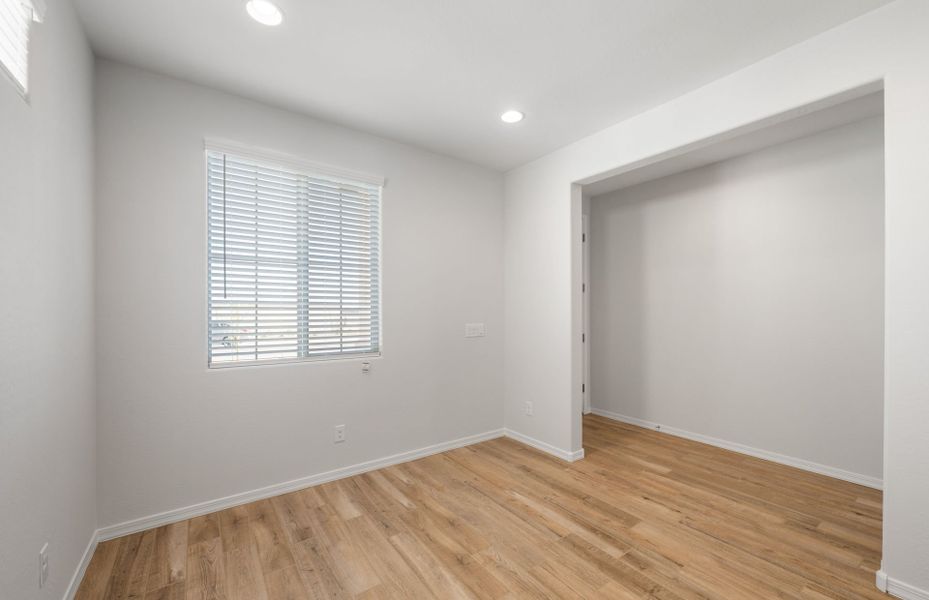 Spacious, unfurnished interior of a new home in Soleo, San Tan Valley (Image 20).