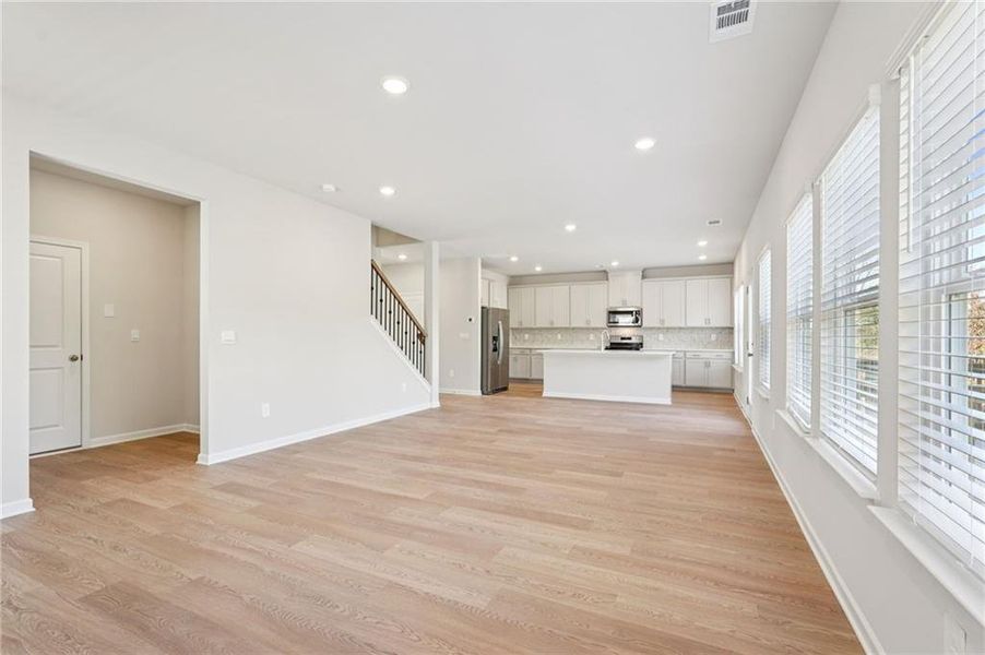 Spacious, unfurnished interior of a new home in Ivey Township, Dallas (Image 43).