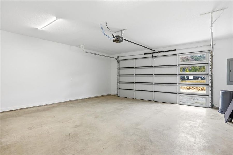 Spacious, unfurnished interior of a new home in , Stephenville (Image 26).