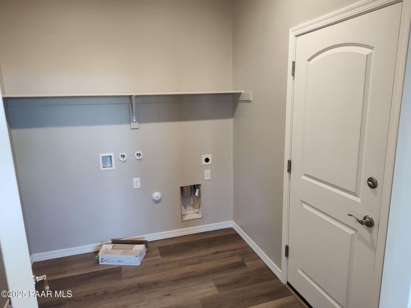 Spacious, unfurnished interior of a new home in North Ridge at Pronghorn Ranch, Prescott Valley (Image 12).