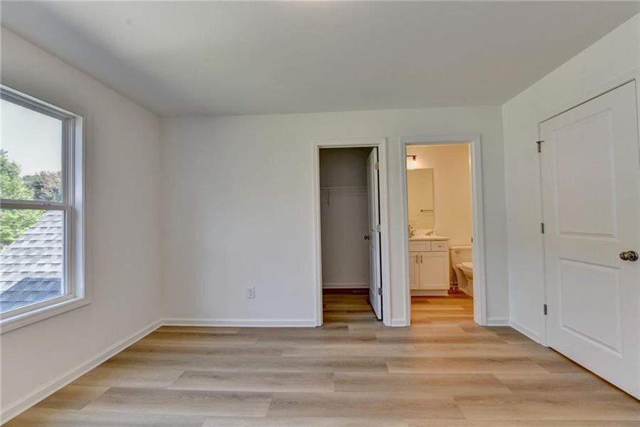 Spacious, unfurnished interior of a new home in , Gainesville (Image 55).