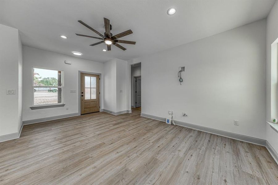 Spacious, unfurnished interior of a new home in , Paradise (Image 22).