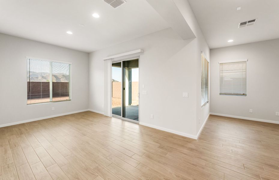 Spacious, unfurnished interior of a new home in Regent Hills - Meadow Series, Buckeye (Image 24). Spacious, unfurnished interior of a new home in Regent Hills - Meadow Series, Buckeye (Image 24).