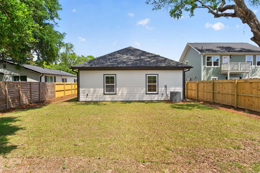 Exterior details and patio area of a home in , North Charleston (Image 4).