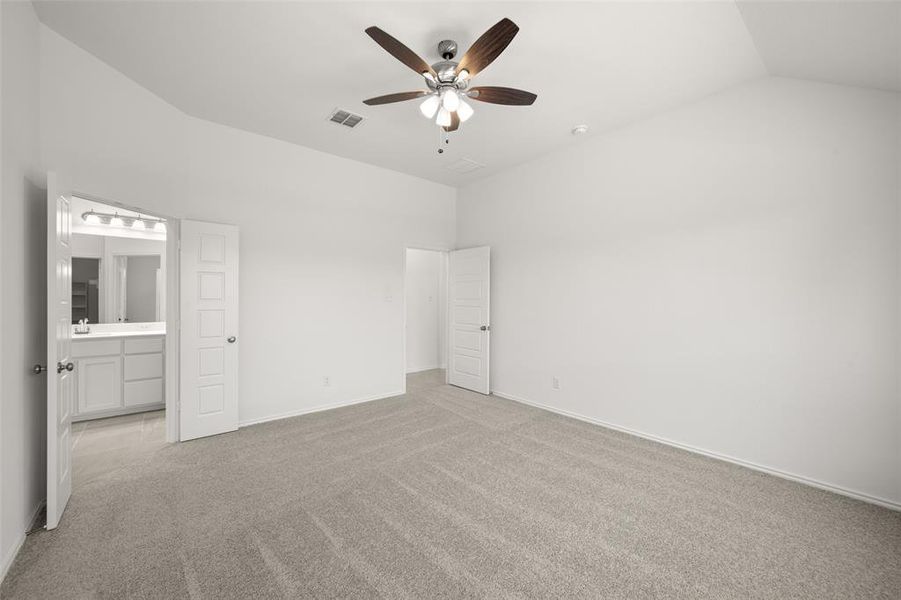 Spacious, unfurnished interior of a new home in Pirate Village, Granbury (Image 24). Spacious, unfurnished interior of a new home in Pirate Village, Granbury (Image 24).