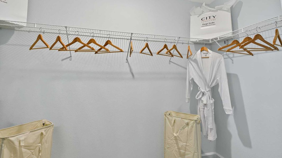 Representative interior finishes for a home built from the HARPER by D.R. Horton in The Arbors, Jacksonville (Image 20).