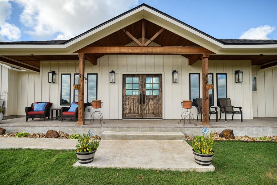 Front Porch / Entrance