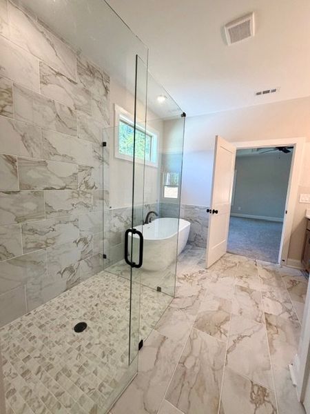 Furnished interior view inside a new home in Lakefield, Palmetto (Image 5).