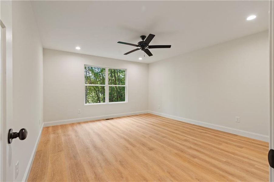 Spacious, unfurnished interior of a new home in , Dahlonega (Image 19).