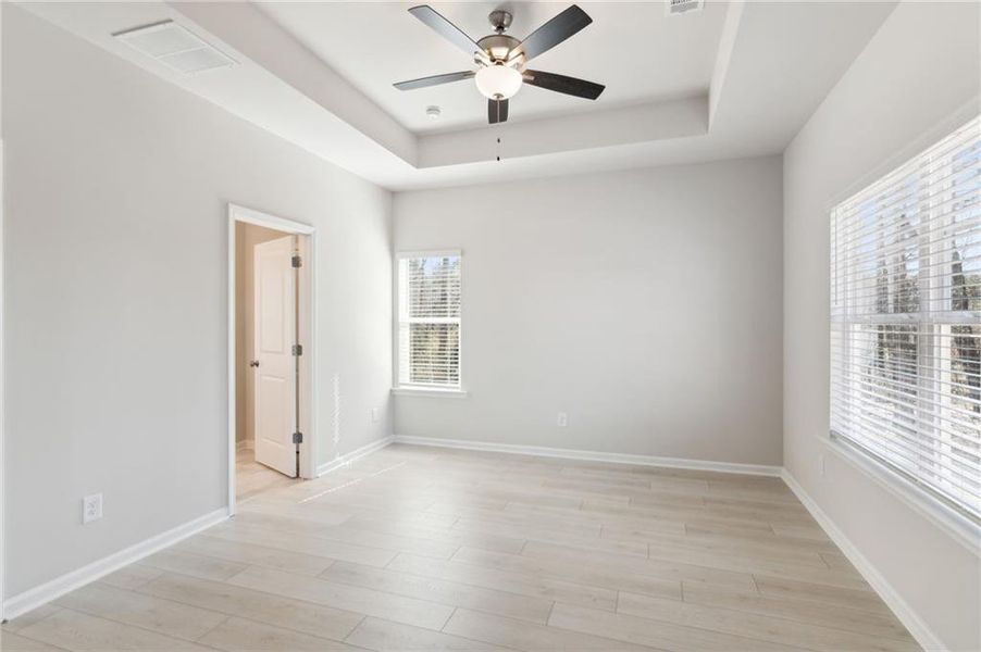 Spacious, unfurnished interior of a new home in , Crawford (Image 31).