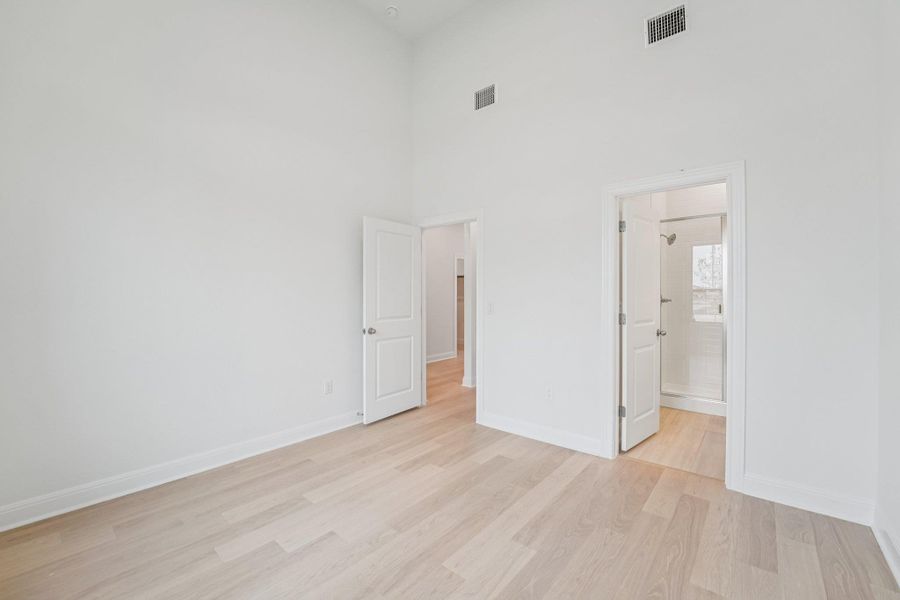 Spacious, unfurnished interior of a new home in Sage Hollow, Kyle (Image 21).