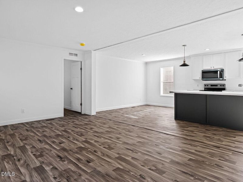 008-1280x960-living-room