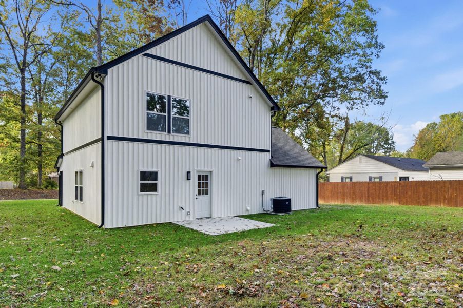 Exterior details and patio area of a home in , Charlotte (Image 17).