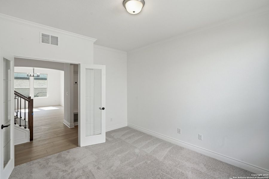 Spacious, unfurnished interior of a new home in Davis Ranch, San Antonio (Image 35).