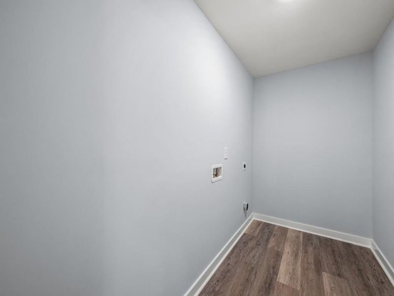 Spacious, unfurnished interior of a new home in , Gainesville (Image 12).
