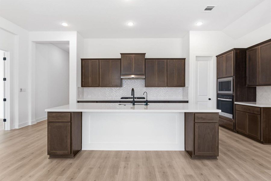 Gorgeous Open Concept Kitchen