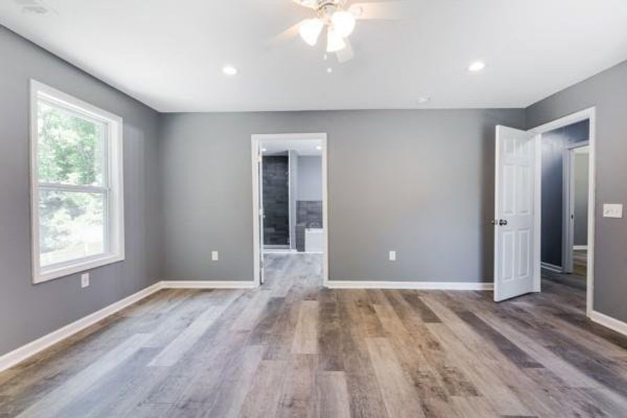 Spacious, unfurnished interior of a new home in , Carrollton (Image 13).