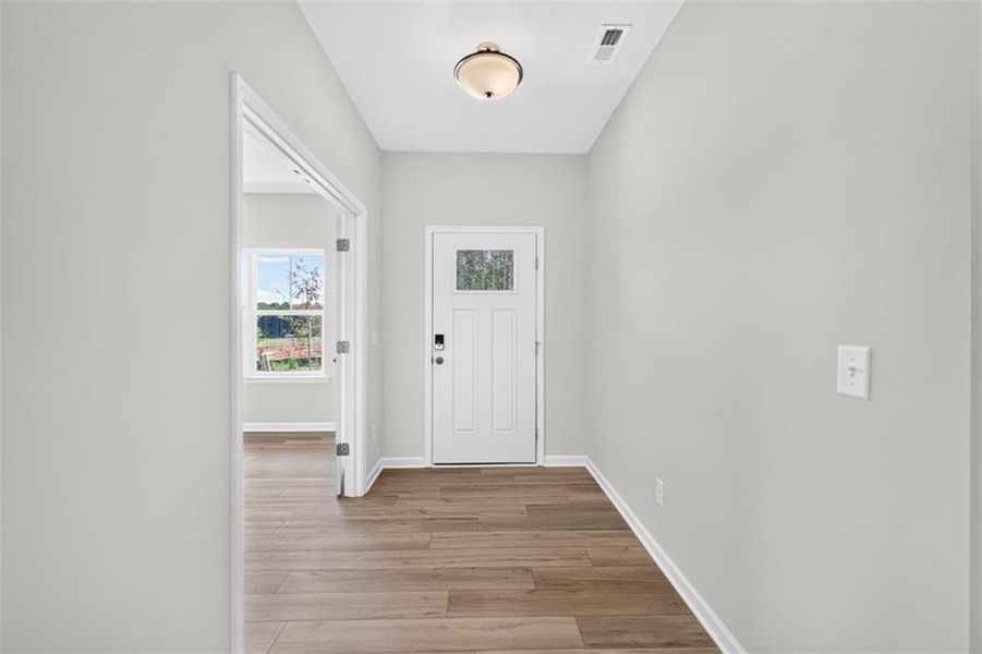 Spacious, unfurnished interior of a new home in Summerfield Place, Carrollton (Image 34).