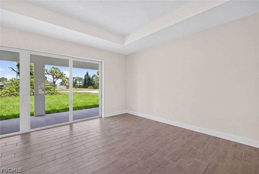 Spacious, unfurnished interior of a new home in Cape Coral, Cape Coral (Image 19).