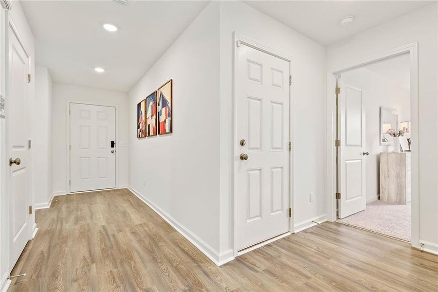 Spacious, unfurnished interior of a new home in Woodlake Landing, Hartwell (Image 20). Spacious, unfurnished interior of a new home in Woodlake Landing, Hartwell (Image 20).