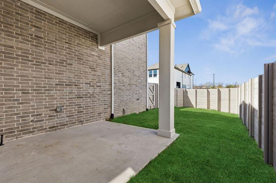 Not too big and not too small, this covered back patio and perfectly sized fenced yard is the ideal place for the kiddos and pets to enjoy the great outdoors. Not too big and not too small, this covered back patio and perfectly sized fenced yard is the ideal place for the kiddos and pets to enjoy the great outdoors.