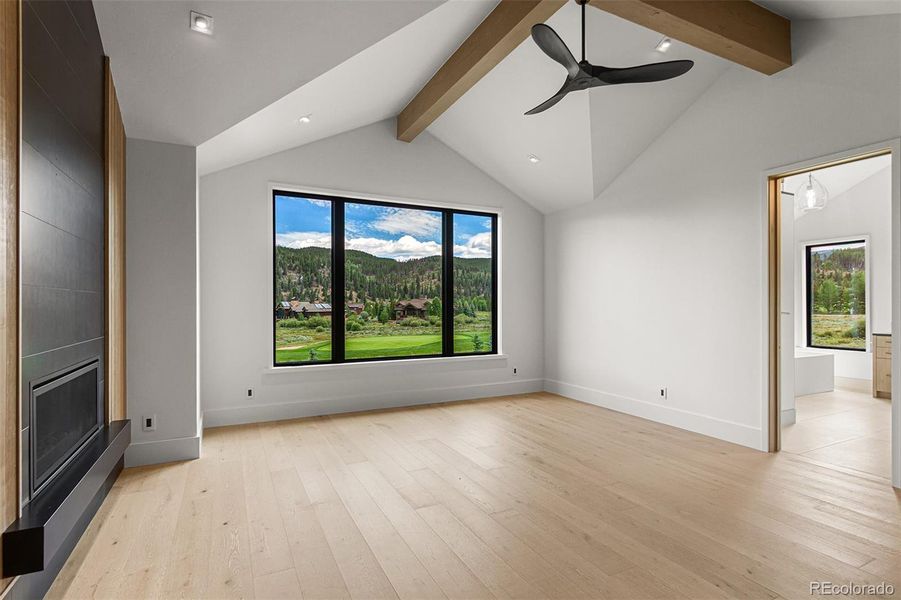 Spacious, unfurnished interior of a new home in , Breckenridge (Image 21).