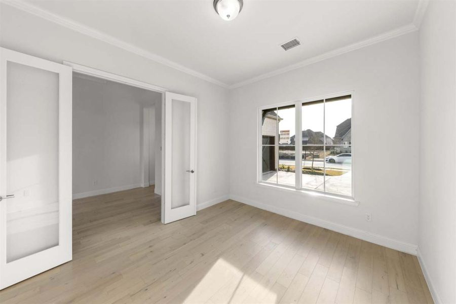 Spacious, unfurnished interior of a new home in Park Hills, Rockwall (Image 19).