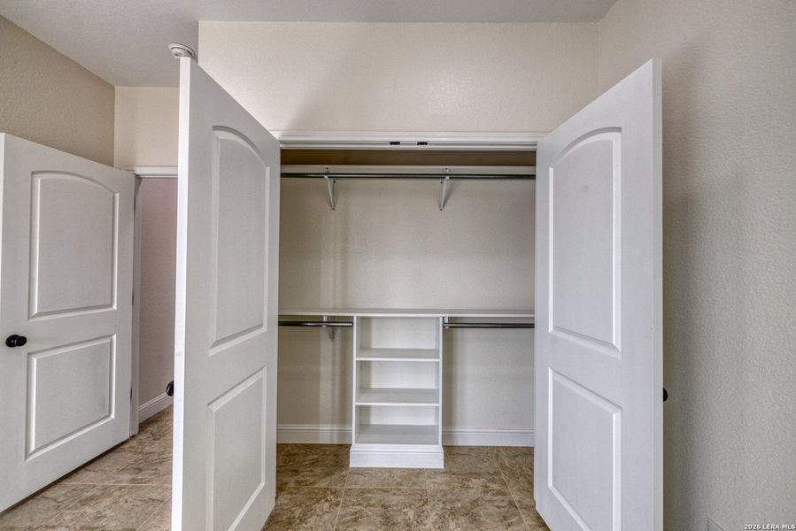 Spacious, unfurnished interior of a new home in , Uvalde (Image 26).