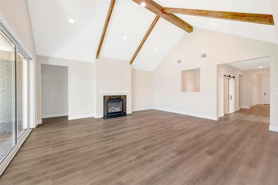 Spacious, unfurnished interior of a new home in Elevon, Lavon (Image 32).