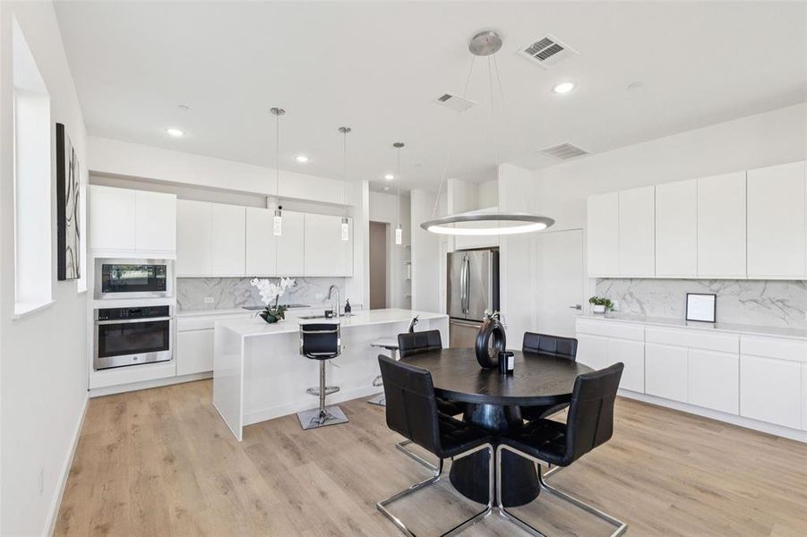 Furnished interior view inside a new home in , Sherman (Image 15).