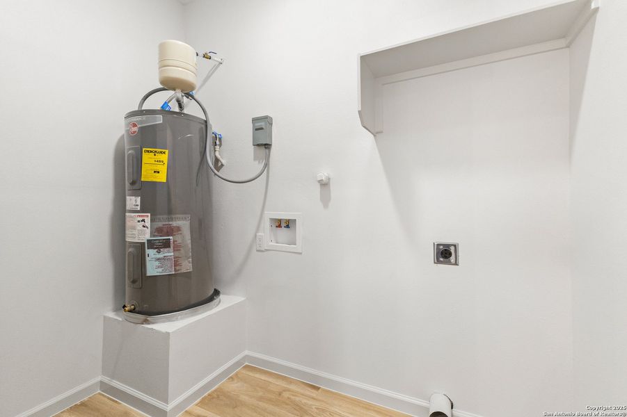 Sample of building materials used in homes in , La Vernia (Image 28).