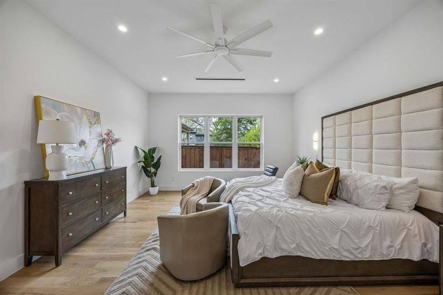 Furnished interior view inside a new home in , Dallas (Image 17).