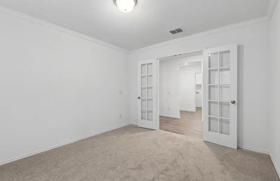 *Model representation. Some features and options may differ - Study off entry into home *Model representation. Some features and options may differ - Study off entry into home