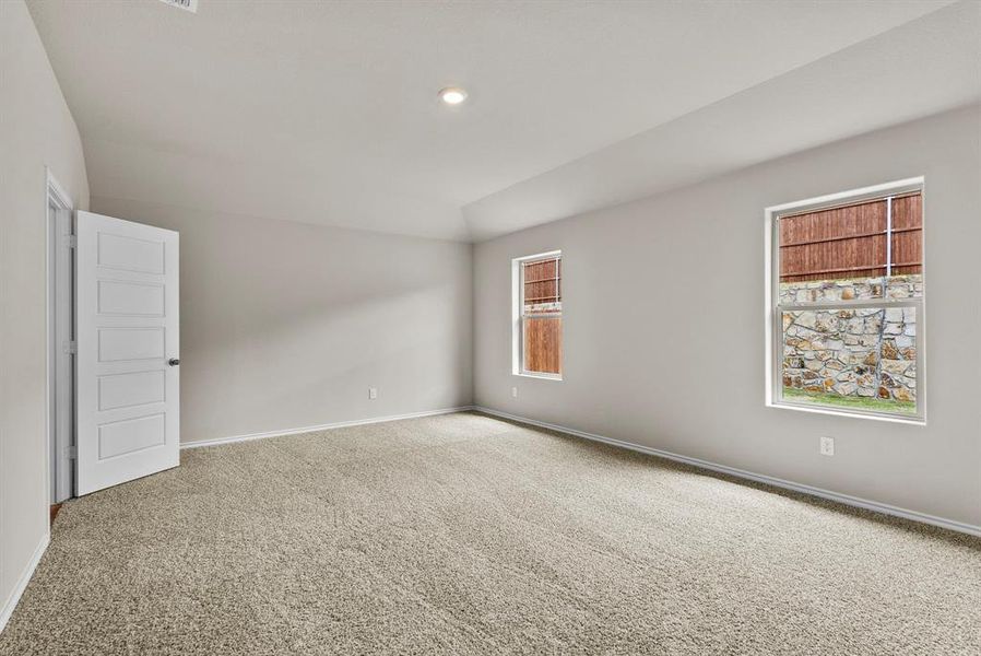 Spacious, unfurnished interior of a new home in , Fort Worth (Image 14).