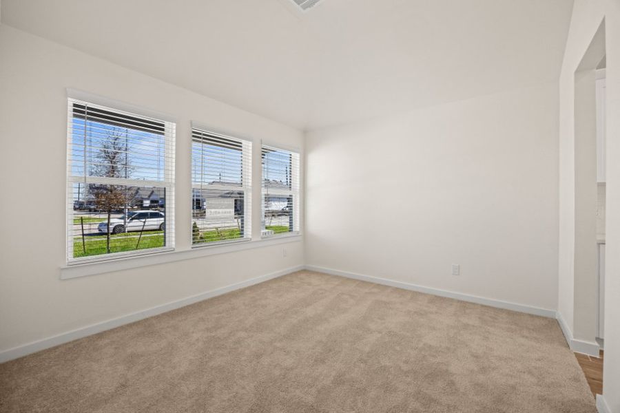 Spacious, unfurnished interior of a new home in Ashland, Houston (Image 14).