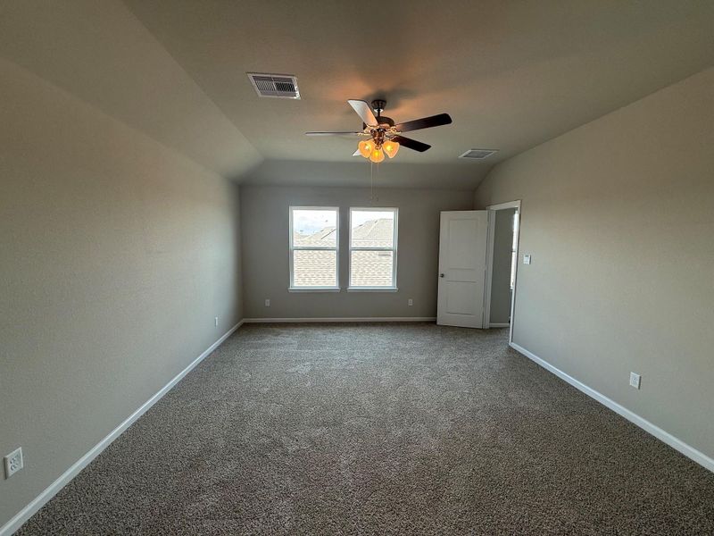 Spacious, unfurnished interior of a new home in Midtown Reserve, College Station (Image 13).