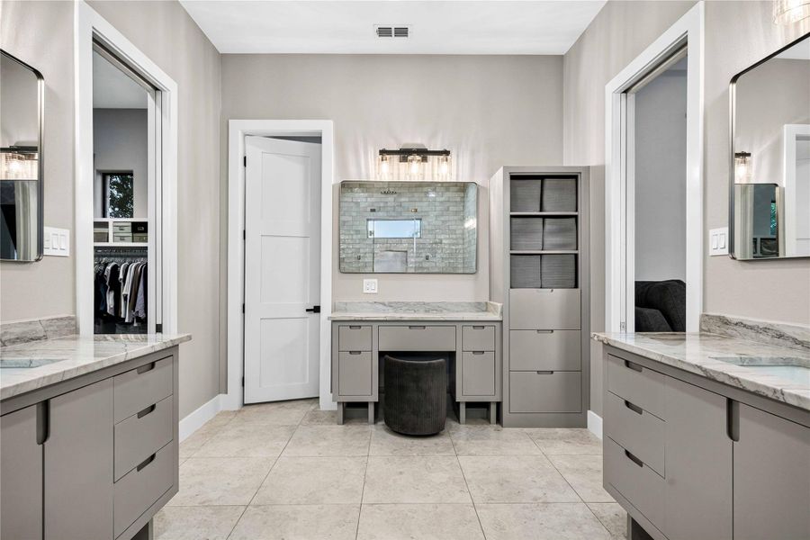 Furnished interior view inside a new home in , Marble Falls (Image 13).
