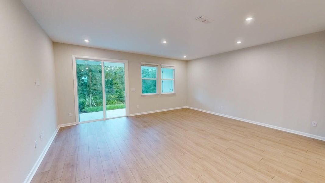 Spacious, unfurnished interior of a new home in RiverTown, St. Johns (Image 5).
