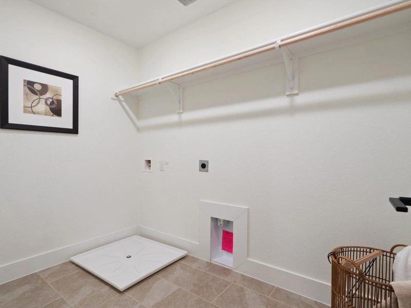 Spacious, unfurnished interior of a new home in Lake Park Villas, Wylie (Image 21). Spacious, unfurnished interior of a new home in Lake Park Villas, Wylie (Image 21).