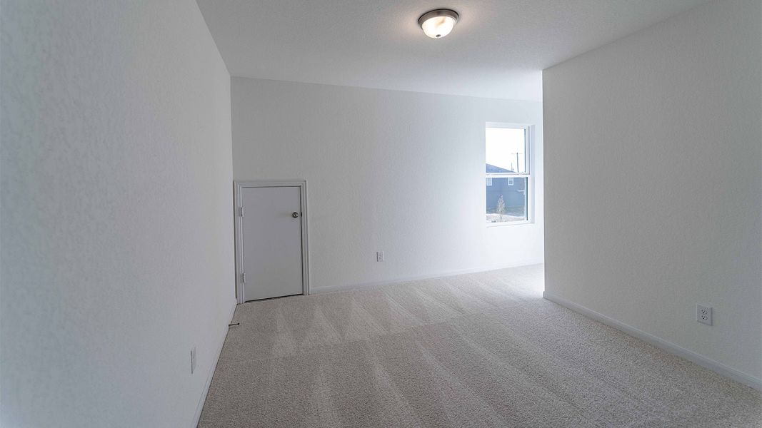 Spacious, unfurnished interior of a new home in Katzer Ranch, Converse (Image 30).