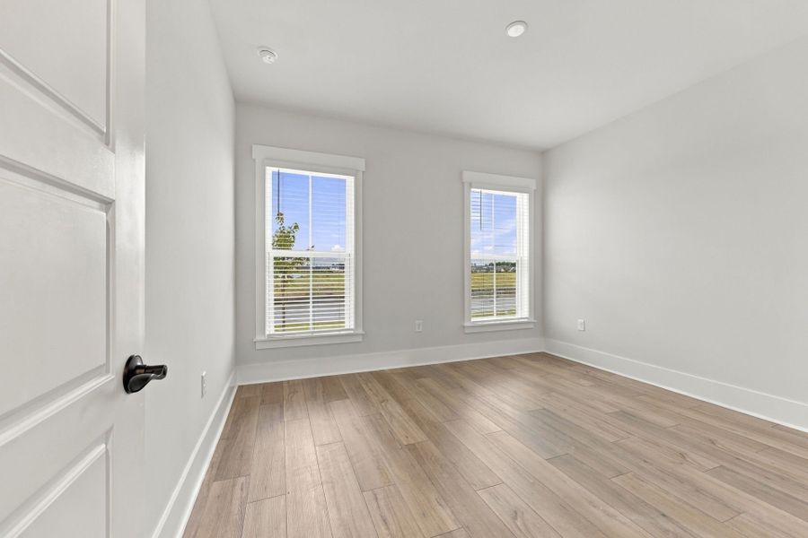 Spacious, unfurnished interior of a new home in Indigo Bay, Myrtle Beach (Image 41).