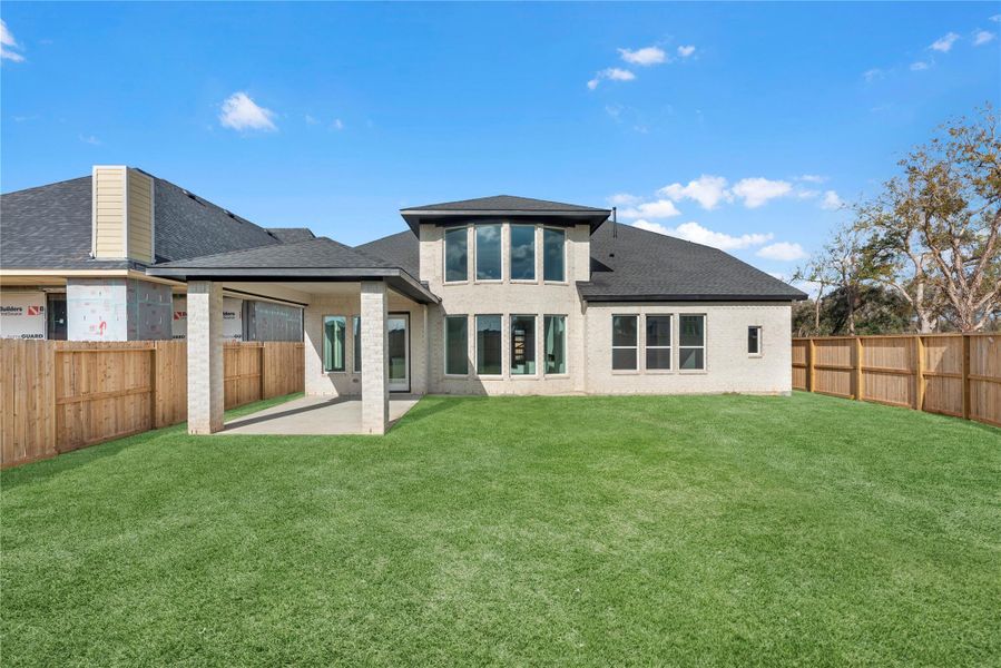 *Grass has been digitally enhanced.