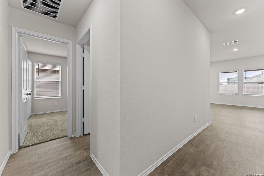 Spacious, unfurnished interior of a new home in Navarro Fields, Seguin (Image 8).