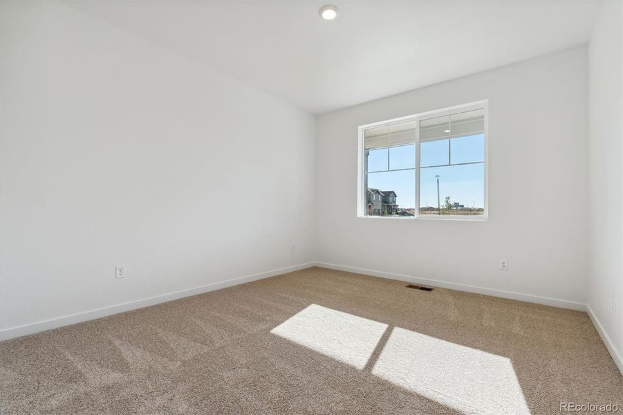 Spacious, unfurnished interior of a new home in Settlers Crossing, Commerce City (Image 14).