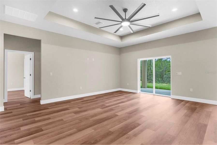 Spacious, unfurnished interior of a new home in , Weeki Wachee (Image 27).