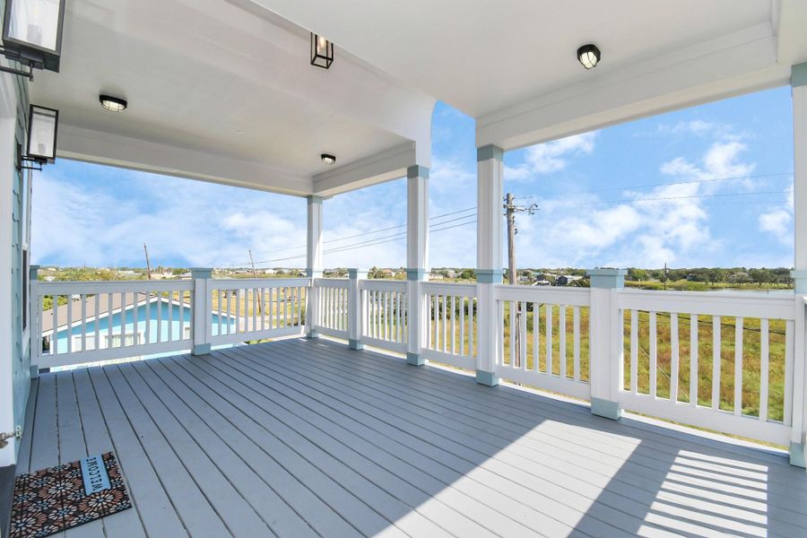Exterior details and patio area of a home in , Dickinson (Image 22).