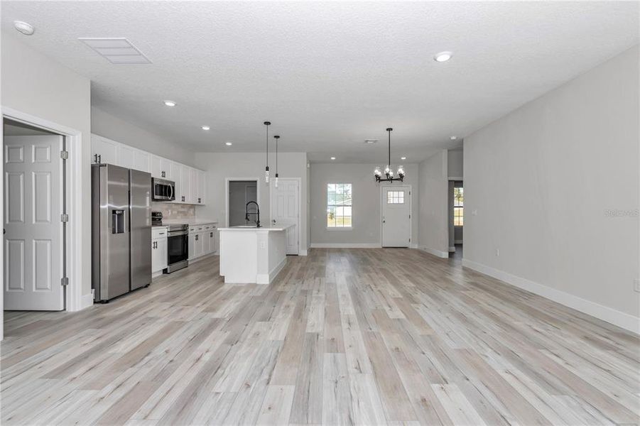 Spacious, unfurnished interior of a new home in , Ocala (Image 19).