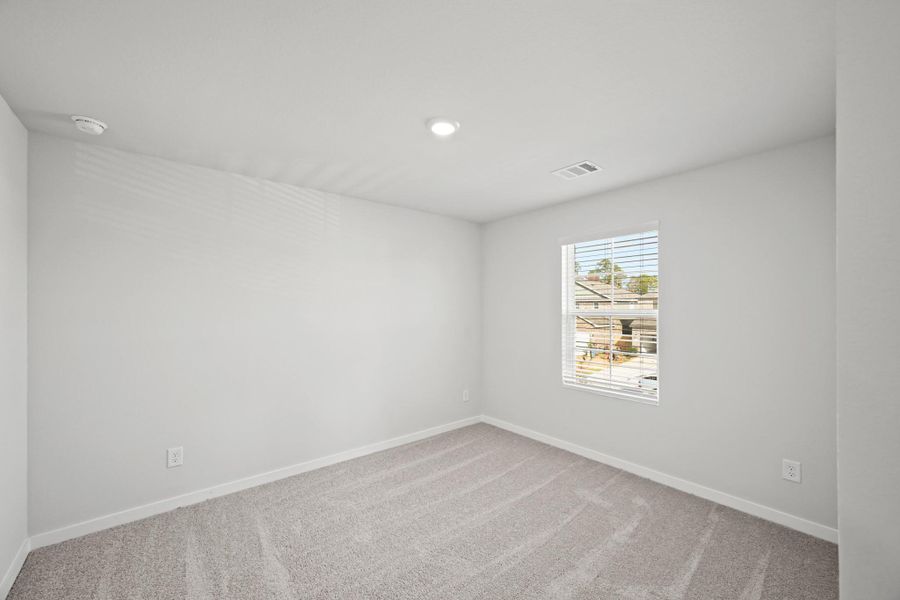 Spacious, unfurnished interior of a new home in Lakes at Black Oak, Magnolia (Image 15).